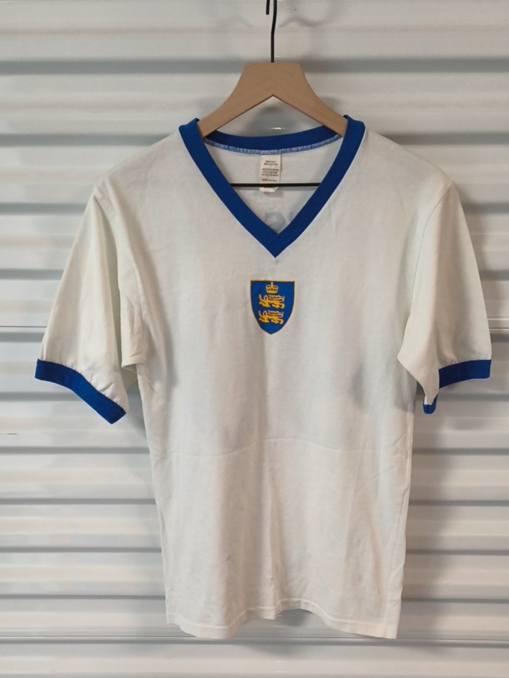 Vtg Brit's Pub Minneapolis 90 Pique V-neck Short Sleeve T-Shirt Small